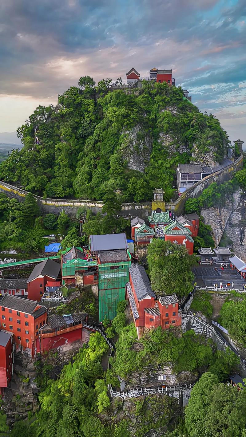 武当仙山深度游